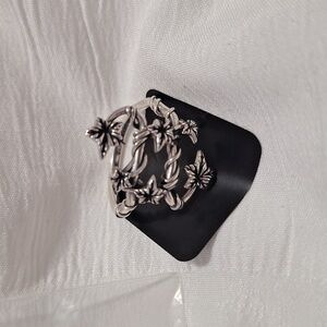 THORA. Climbing Ivy Ring - Silver - REGALROSE